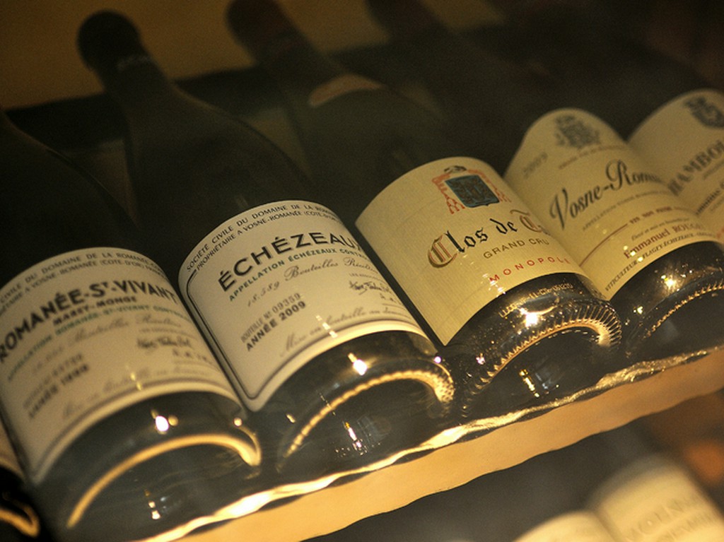 ワインを知り尽くしたソムリエによるワインリストをご用意