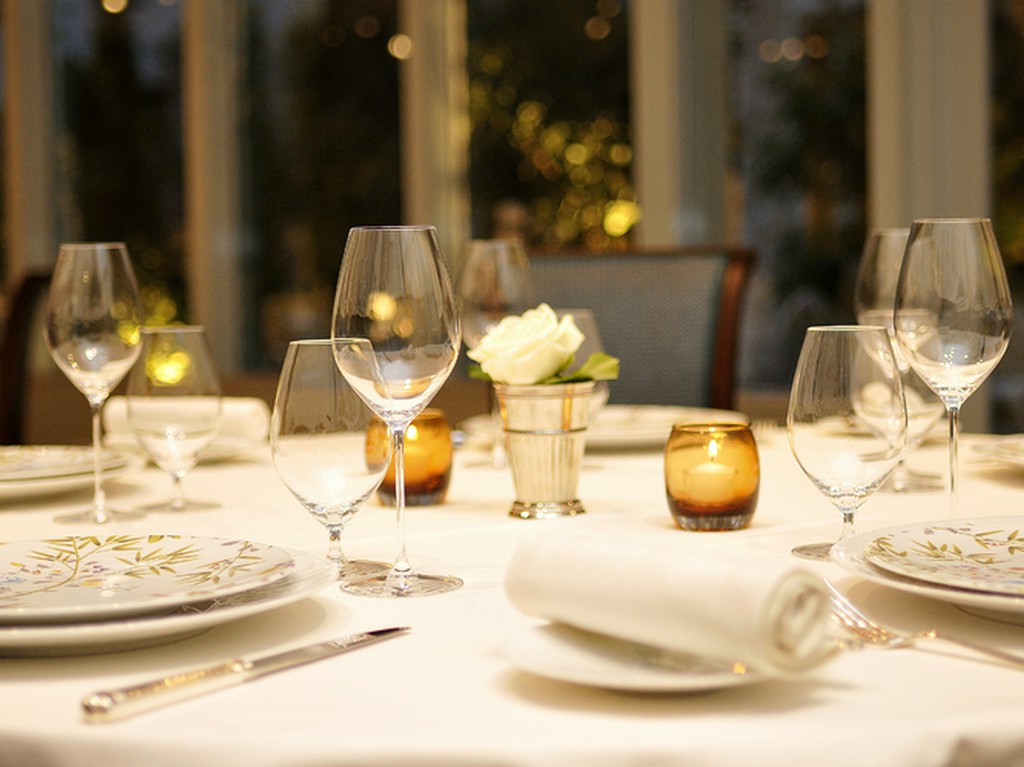 美食家たちをゲストに招き、ホストとしての自信が満ちる