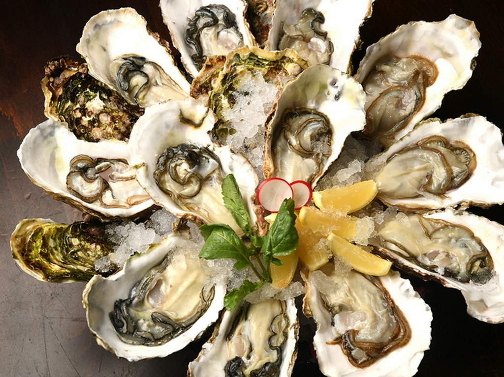 新・函館市場の3大名物！『牡蠣山』