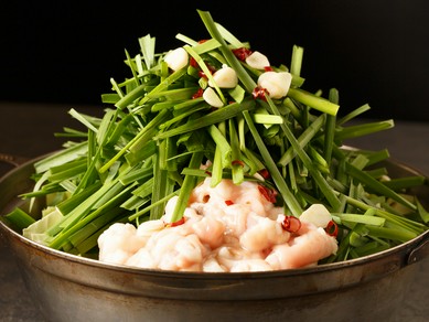 【慶州】特製あごだしのスープが絶品。本場の味が愉しめる『博多もつ鍋　しょうゆ味』