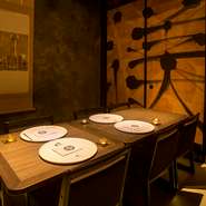 お誕生日などを祝うディナーにもぴったりの店。料理・もてなし・空間とも、特別感あふれる本物の贅沢に憩えます。記念日の食事には、お祝いのメッセージを入れたチョコプレートをプレゼント！（前日まで要予約）。