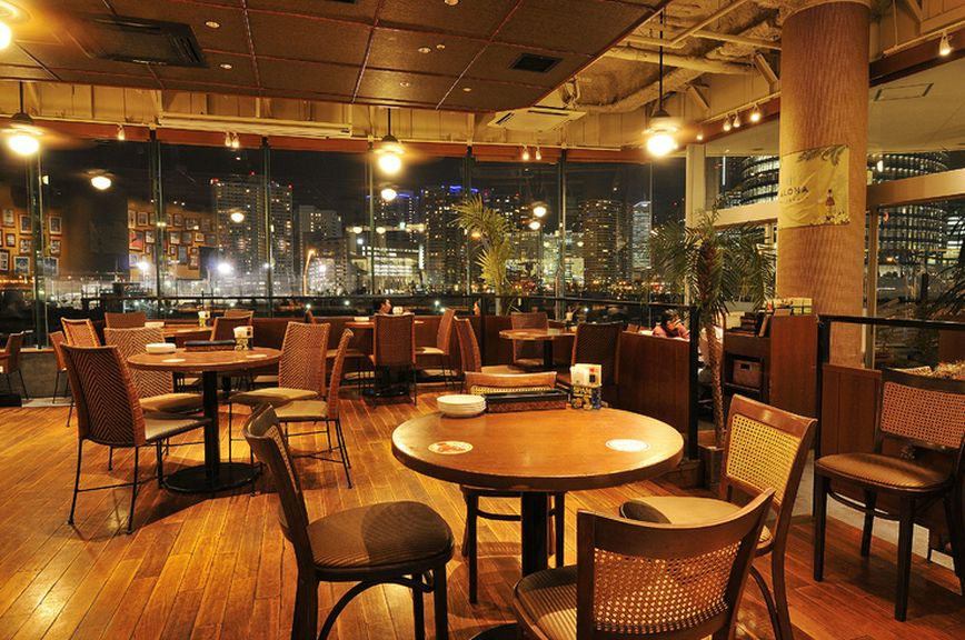 夜景を眺めながらのオシャレな女子会