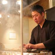 食事を楽しみに来たお客様が、過ごしやすいような空間づくりを大切にしています。お客様が気軽に楽しめ、普段使いできるお店になるようスタッフ一同努力しています。