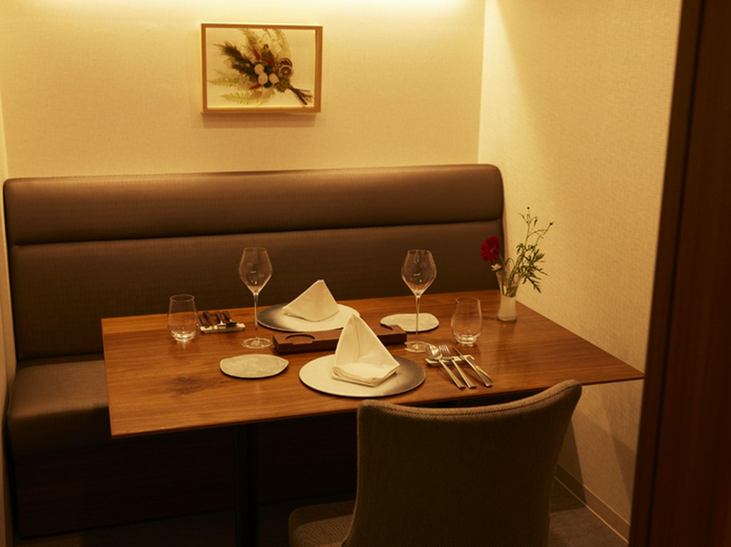 ２～4名様の完全個室				