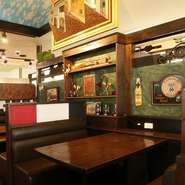 みんなで和気あいあいと楽しめる、ゆったりダイニング