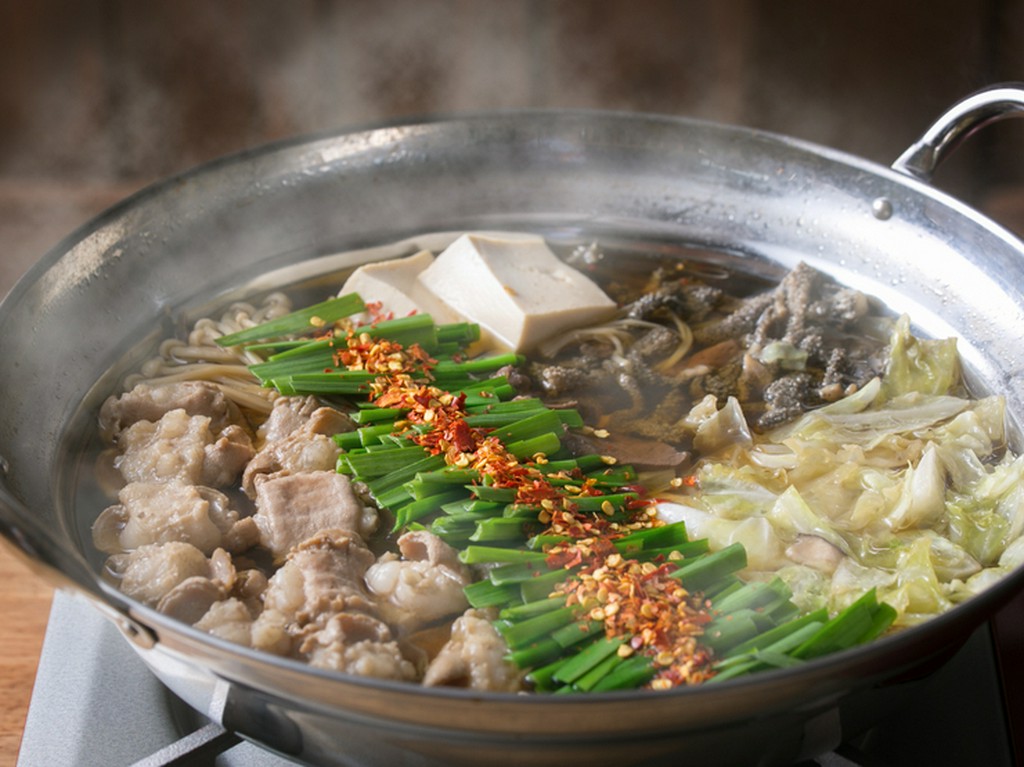 味噌味と醤油味が楽しめる『博多もつ鍋』