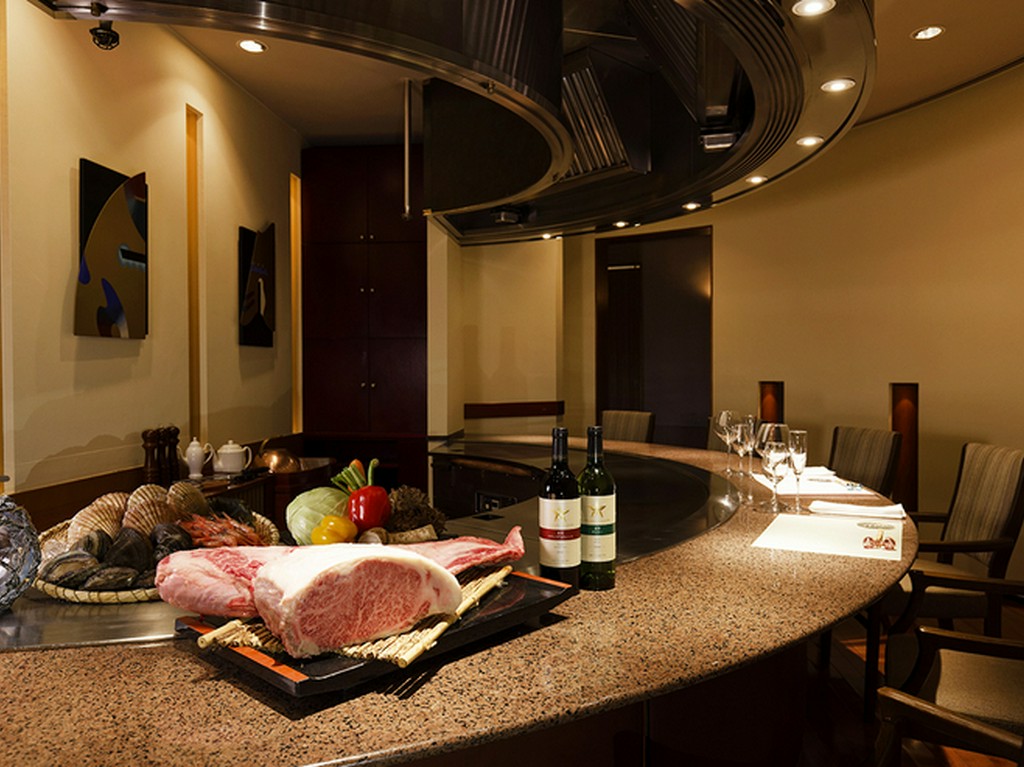 静かで落ち着いた空間で食事を楽しむことができる特別な空間