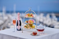 ■北海道産黒毛和牛とフォアグラのラーメン 3,800円

■２種のモッツァレラチーズを使用したPIZZAマルゲリータ 2,400円

■北海道産黒毛和牛フィレステーキサンド 3,800円