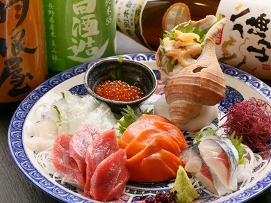 北海道の地酒をはじめ全国の希少な日本酒も並ぶ、品揃えの良さ