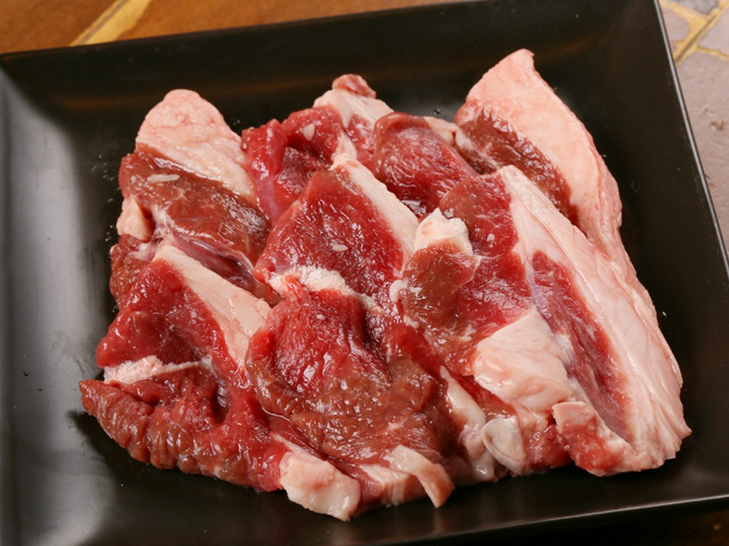 ミディアムレアで味わいたい『生ラムランプ肉』（150g）