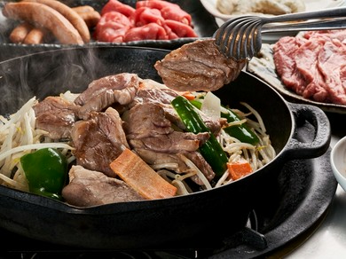 新鮮なラム肉やマトンはクセがなく美味しいんです。