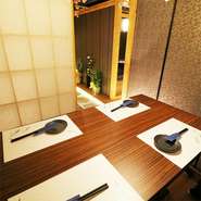 有楽町駅からすぐ、都会の真ん中にありながら2人でも個室に案内してくれるのが嬉しいところ。普段使いのカジュアルなデートから記念日のデートまで、シチュエーションに合わせて利用できます。