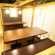 コース料理は2名様以上でご利用いただけます。席が空いていれば、当日でも対応可能。忘新年会や歓送迎会、同窓会、女子会など幅広いシチュエーションでご利用いただけます。