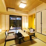 大切な方や食通の方を招きたいとき、ふと思い浮かべる【 古都平安の宿　奏　KANADE】。料理と共に大切なのは、スタッフたちのおもてなしの心。それが、ここにはあります。