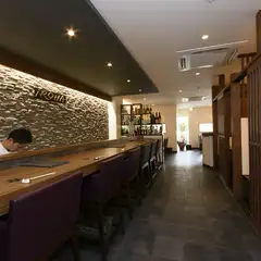 カジュアルに愉しむ本格和食。シックな空間でゆったり酔いしれる