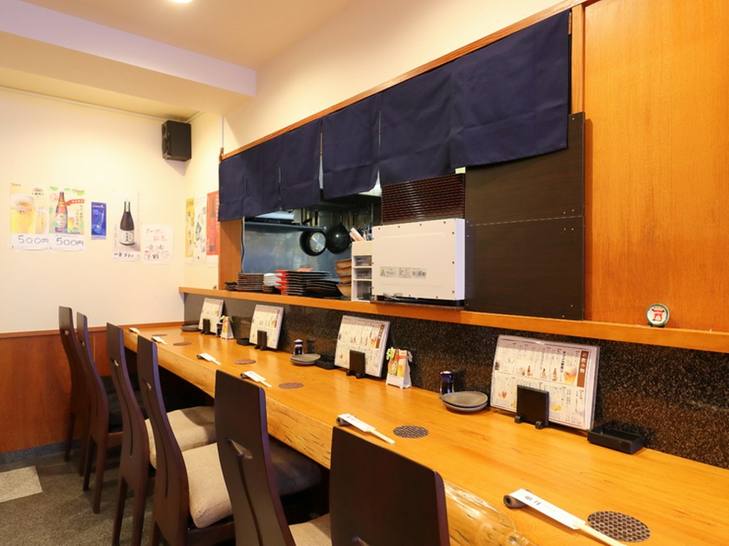 金町駅から徒歩4分程と、ちょい飲みに絶好のロケーション