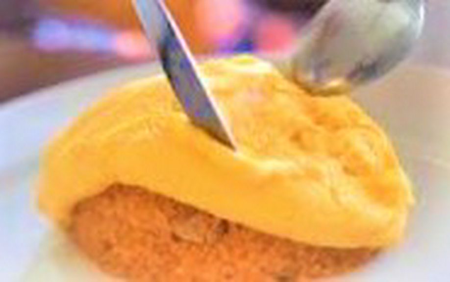 ふわふわ卵のオムライスは栗山産の卵を使用