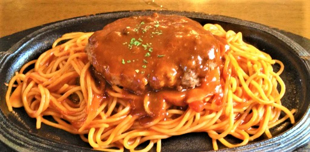 ナポリタン ハンバーグ乗せ
