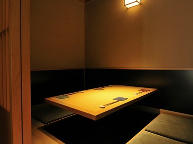 デートから宴会まで落ち着ける掘りごたつ個室