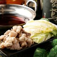 前菜からはじまり、地鶏モモ肉一枚揚げ、豚の岩塩焼きなどが付いた当店おすすめの宴会プランです。