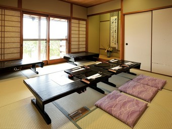家族や友人との大切な時間をくつろげる和室