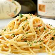 『スパゲッティ　ニンニクと鷹の爪のペペロンチーノ』