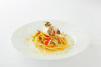 その濃厚さにファン続出『富山産赤烏賊と小松菜のスパゲティ　ボッタルガあえ』