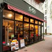 気の置けない仲間内での誕生日会や、目の前で調理が見られるハイテーブル席のカウンターで記念日のお祝いなど、特別な一日を盛大にお祝いしましょう！