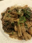 広島牛赤ワイン煮込みのソースにショートパスタで。