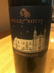 ネロターヴォラ80%プチヴェルド・シラー
世界中で大絶賛される最高の赤。厳選されたブドウと長期間に渡る樽及瓶熟成により、驚愕のクオリティーを誇る。イタリア全土で愛されるワイン。