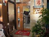 夕方からカラオケ喫茶に変身します