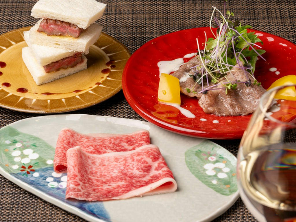 さまざまな楽しみ方で厳選和牛を満喫するコース料理