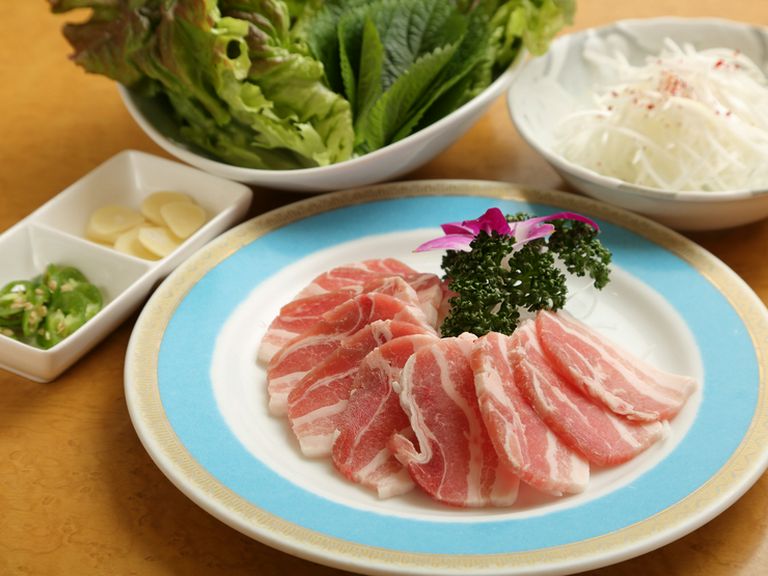 『キムチチーズチヂミ』など、女性のお客さまに喜ばれるお料理も