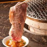 焼酎やマッコリ、日本酒など、バラエティ豊かなドリンクメニューも自慢です。種類豊富な梅酒のラインナップは、女性のお客さまにも大好評。お肉と合わせてお楽しみください。