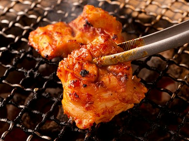 味の調節をすることも可能。お酒と共に楽しみたい『上ミノ』