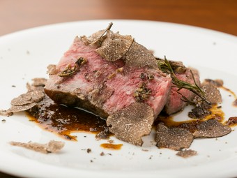黒毛和牛のローストと黒トリュフ／Arrosto di Manzo