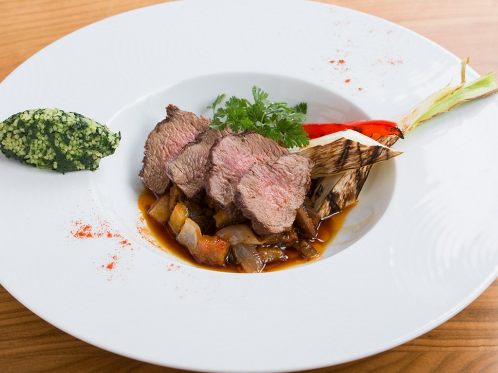 長野のジビエ料理をゆっくりと『長野県産鹿肉グリエ』　温野菜添え