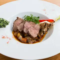 長野のジビエ料理をゆっくりと『長野県産鹿肉グリエ』　温野菜添え