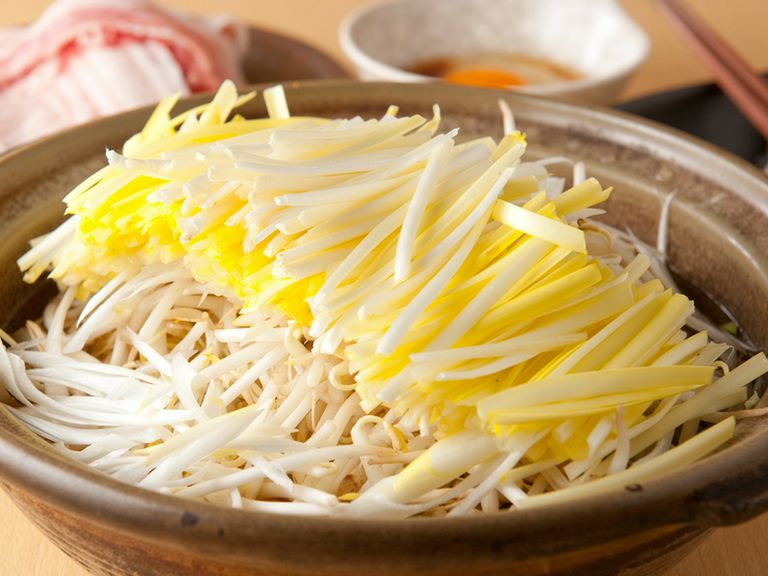 岡山県の指定農家から直送している、希少な「黄ニラ」が絶品