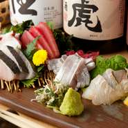 本まぐろ・信州サーモン・タコ・季節の鮮魚２種の5種を盛り合わせ。季節で変わる四季折々の魚介を存分に堪能できます。