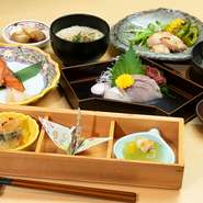 ※表示価格は税込みです。
※ご予約は必ず2日前までにご連絡をお願いします。
※当日のコースのご予約はお受けできませんのでご了承下さい。
※電子タバコのみ喫煙可
※予約や不明な点などは気軽に店舗までお問い合わせください。
※飲み放題は3名より利用可能です。
※宴会は最大20名まで利用可能です。
※仕入れ状況により、料理内容が変わる場合があります。