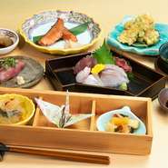 ※表示価格は税込みです。
※ご予約は必ず2日前までにご連絡をお願いします。
※当日のコースのご予約はお受けできませんのでご了承下さい。
※電子タバコのみ喫煙可
※予約や不明な点などは気軽に店舗までお問い合わせください。
※飲み放題は3名より利用可能です。
※宴会は最大20名まで利用可能です。
※仕入れ状況により、料理内容が変わる場合があります。