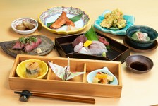 接待や会食、お客さまや大切な方々とのお食事を・・・
大切なひとときを・・・