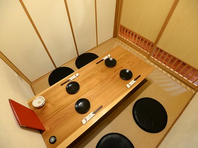 ゆったり和める完全個室で、プライベートな時間を過ごす