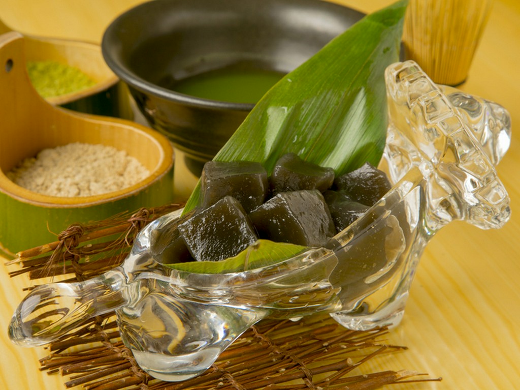 高品質なわらび粉を使用した『究極 笑来美（わらび）餅』が格別