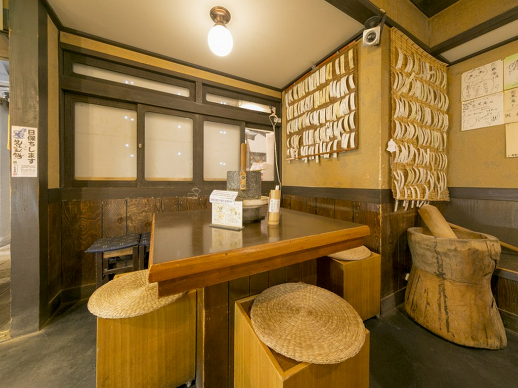 子供も大人も和気あいあいと「和菓子づくり体験」を楽しめる