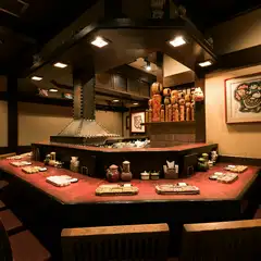 観光や出張に最適。大阪の活気とこだわりも味わえる串カツ専門店