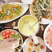 定番のコースから、女性に人気のチーズフォンデュコース等など、様々なコースが用意されています。職場の仲間や、気の置けない友人との女子会にもぴったり。少人数から50名までの対応が可能です。