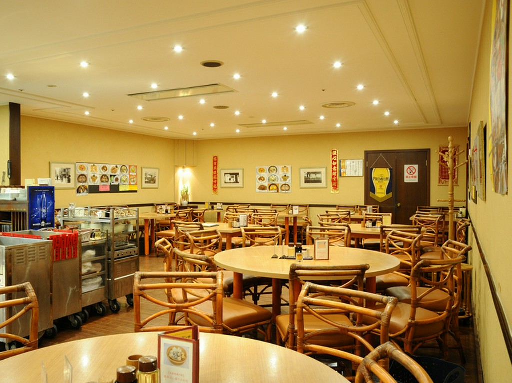 テーブルを囲んで和気あいあいと盛り上がりましょう