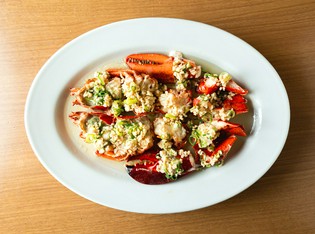 「オマール海老」を贅沢に使った一皿